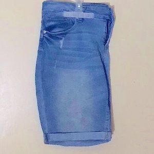 Time and Tru blue jean shorts Mid-Rise New